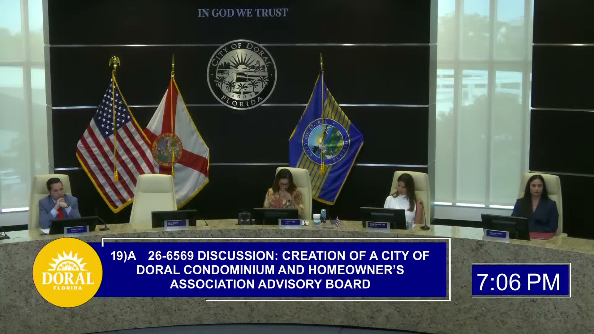 Votes at a glance: Doral approves shopping‑cart and hotel‑signage ordinances, adopts budget amendment