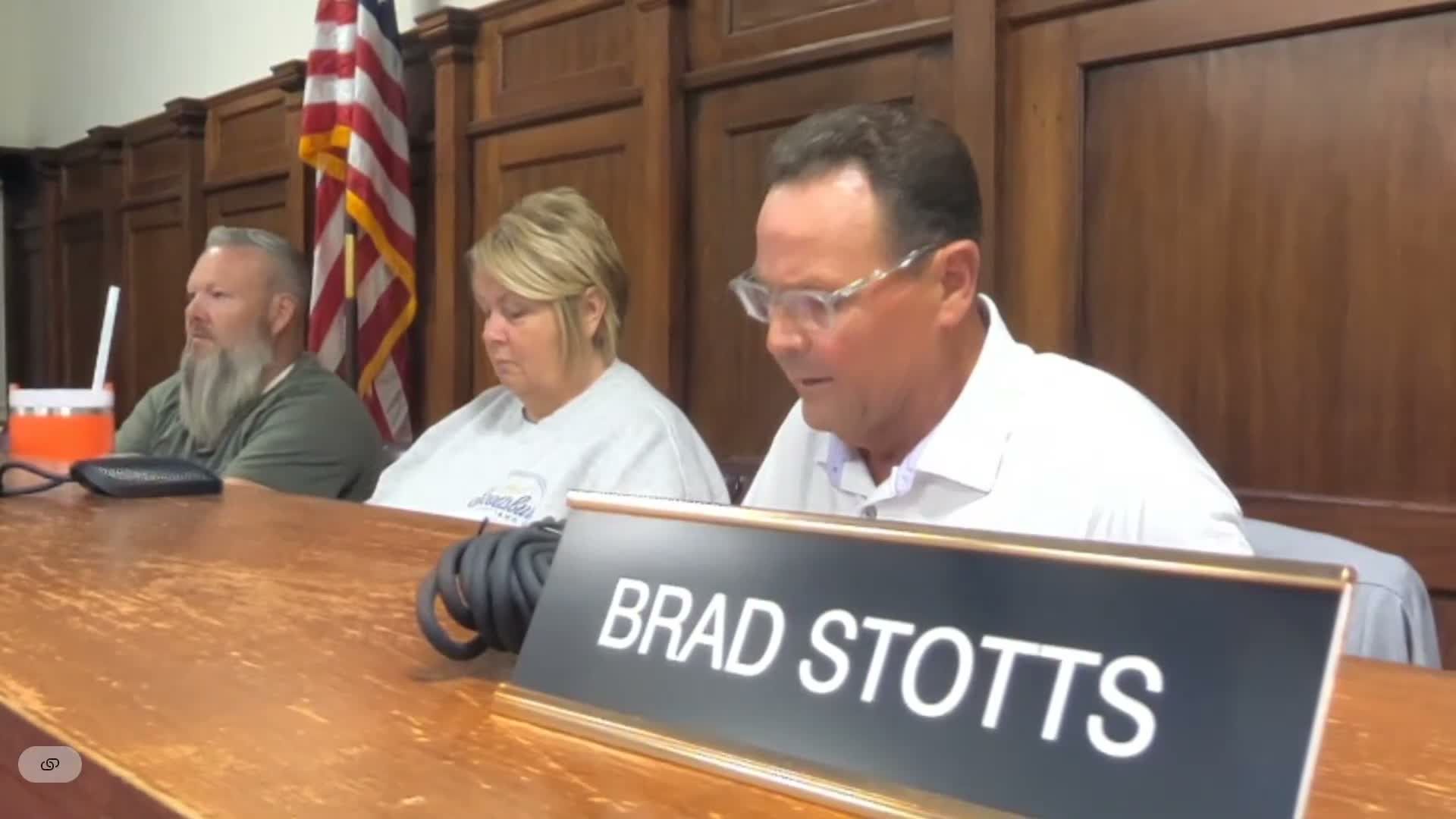 Scott County Redevelopment Commission approves one‑year lease for 50‑acre Tri Hawk farm