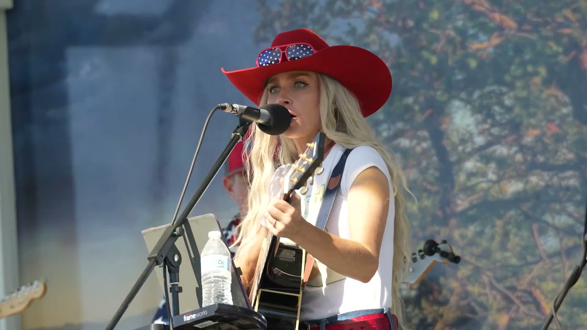 Mayor John Leach Junior announces Show Low Junior Rodeo June 5–6, Saturday concert planned