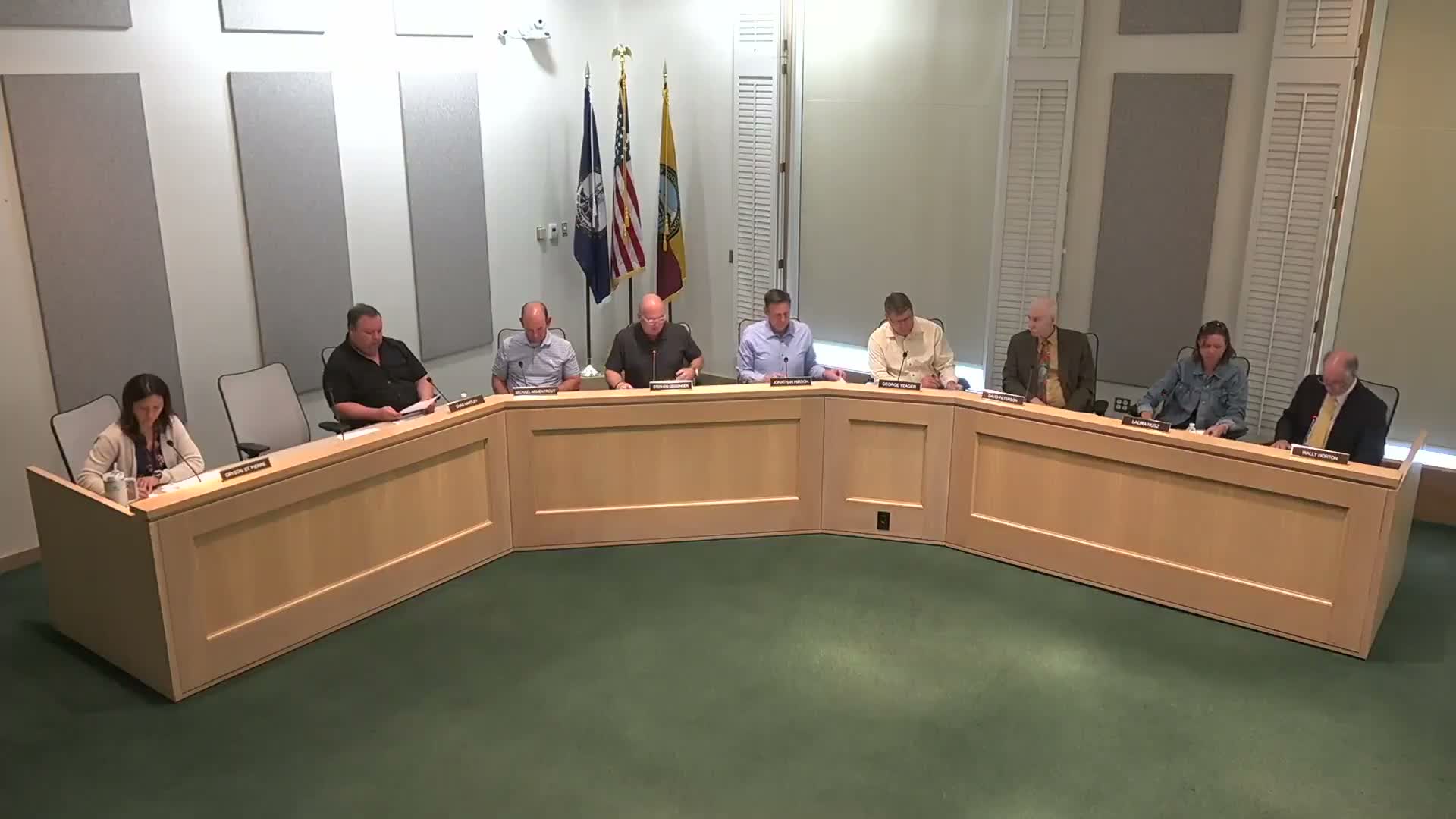 Planning commission debates allowing fueling stations and convenience stores in B‑2 district; asks staff to tighten language